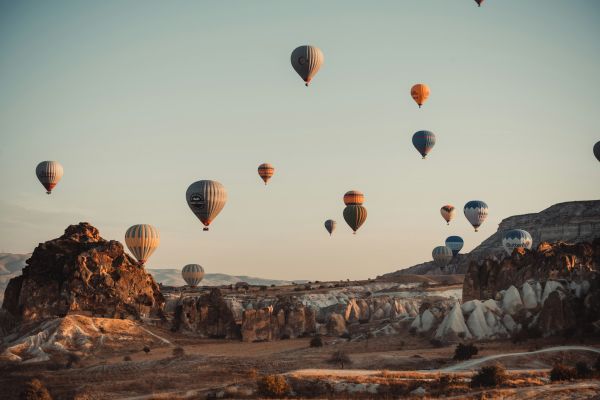 Découvrez des destinations d'aventure et des astuces de voyage